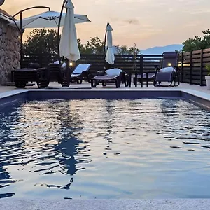 https://apartments-njegovan.primorje-gorskikotar.com