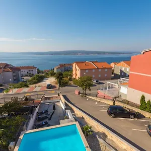 https://apartmani-andjelic-marko-1.primorje-gorskikotar.com